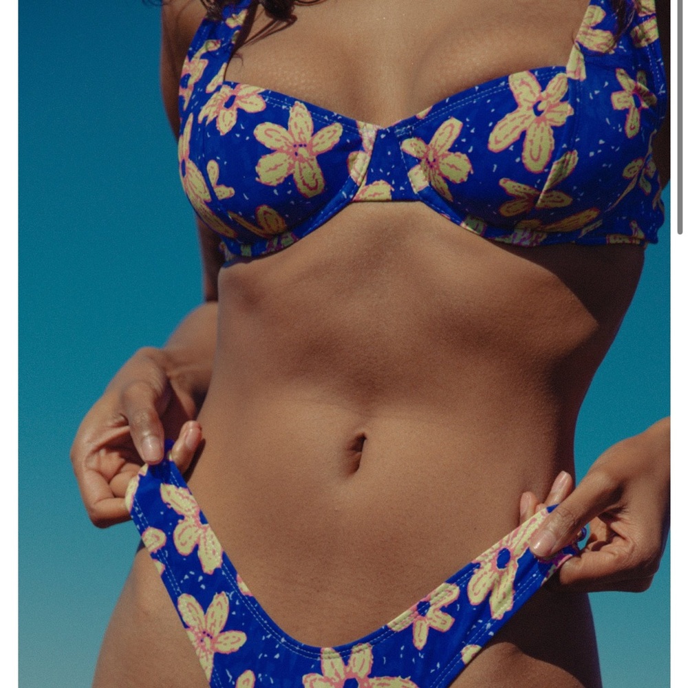 New size S snrklbr bikini top